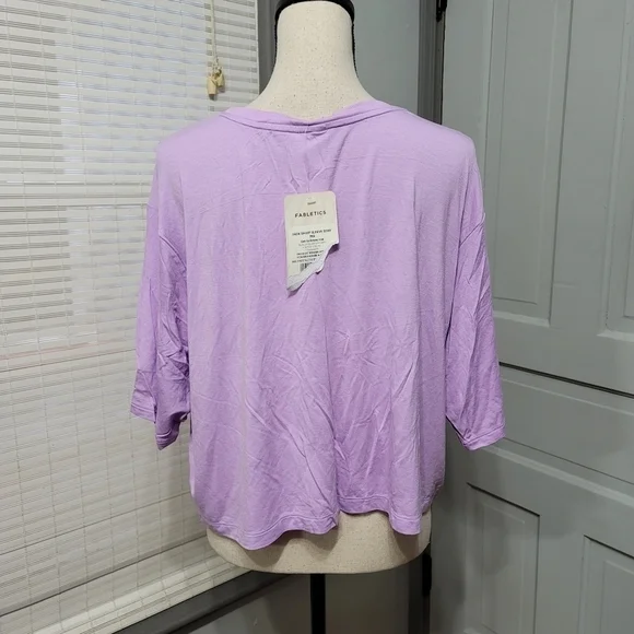 ✨ Fabletics Jade Short-Sleeve Tee Boxy Tee - lilac - Picture 5 of 6